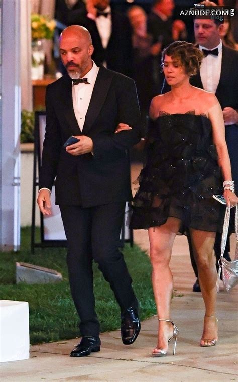 Halle Berry Sexy Shows Off Her Hot Legs At The Vanity Fair Oscar Party In Beverly Hills