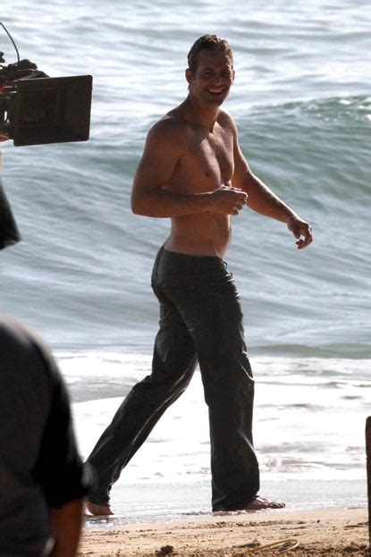 The Diva S Corner Sexy Shirtless Hunk Paul Walker Films A Davidoff Commercial On The Beach In