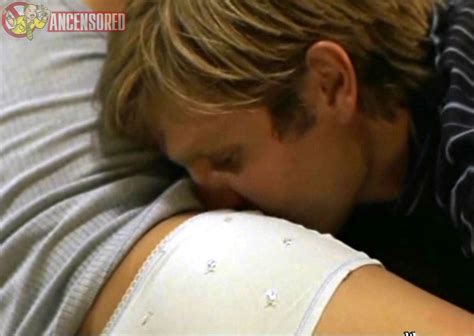 Naked Chiara Schoras in Was Sie schon immer über Singles wissen wollten