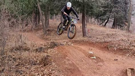 비오는 날 MTB파크가는 사람들이 있다?? - YouTube