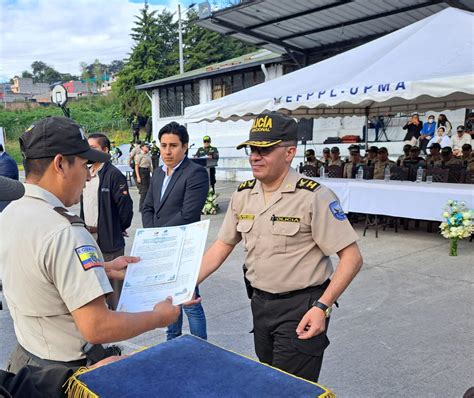 Policía Ecuador on Twitter RECONOCIMIENTO Autoridades del Gobierno