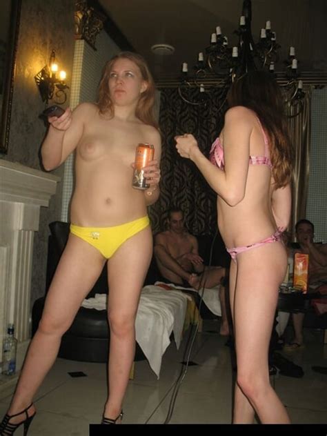 Amateur Blonde Lesbian X Porn Pic