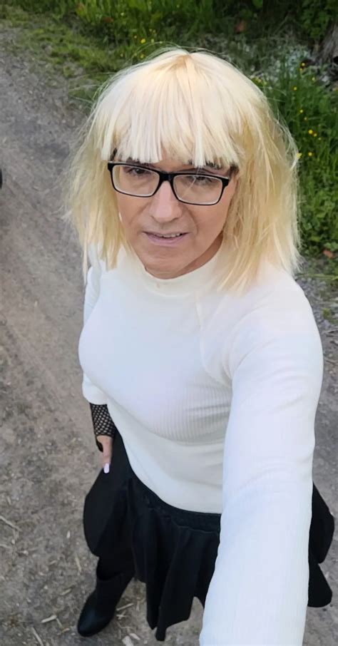 Different Outfits Outdoors Verschiedene Outfits Im Freien Nude Pics XHamster