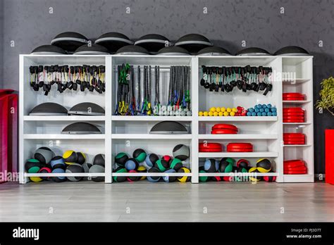 Стеллаж для бассейна для инвентаря 88 фото