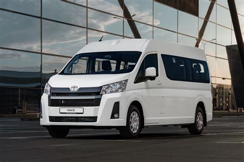 Toyota Hiace 2019: стартовали продажи 13-местного микроавтобуса