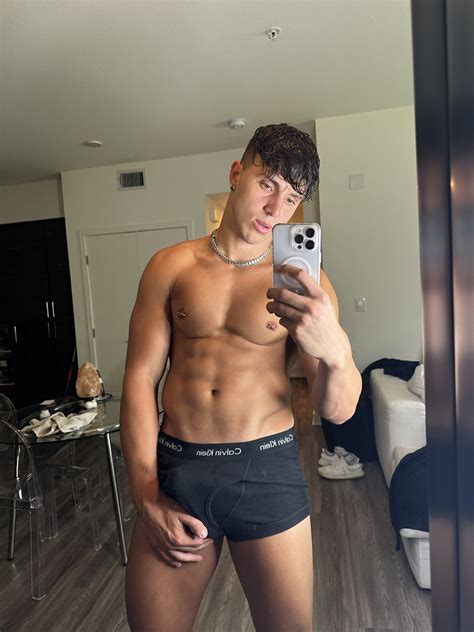 Tayo Ricci on Twitter: "Comment YES for a twitter DM 🥵 https://t.co