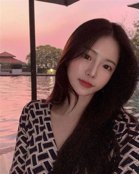 Ngỡ ngàng với nhan sắc hot girl Hàn Quốc lạc vào stream Bomman Tôi không hiểu anh ấy nói gì