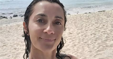 Emmerdale S Rebecca Sarker Hailed Next Bond Girl As She Shows Washboard Abs In Bikini Daily Star