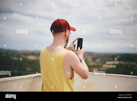 Jeune homme blonde Banque de photographies et dimages à haute résolution Alamy