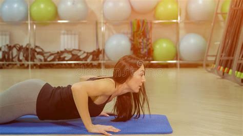 Ginnastica Di Forma Fisica Della Strumentazione Del Centro Dell