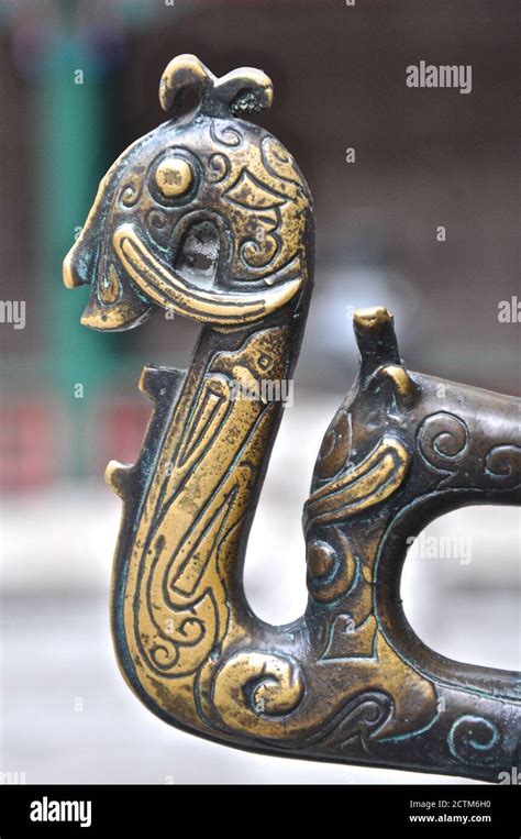 Dragon Urn Hi Res Stock Photography And Images Alamy