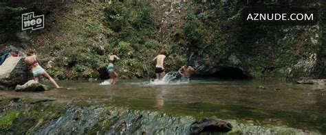 VIOLET BRAECKMAN Nude AZNude