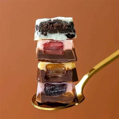 Sale cực hot Socola hộp 108g mix vị hoa quả Sandwich Sôcôla Sữa ăn là mê Shopee Việt Nam