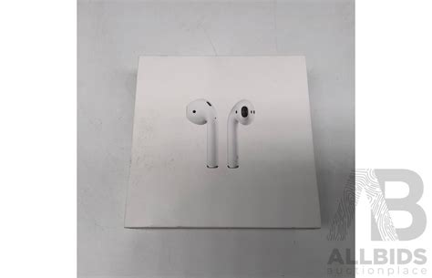 APPLE (MV7N2ZA/A) AirPods With - Lot 1444106 | ALLBIDS