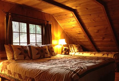 A Hand-Hewn Log Cabin in the Foothills of Oregon’s Mount Hood | The