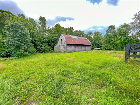 1970 Kentucky Hobby Farm For Sale W/Barn/Outbuildings And Pond on 19.2