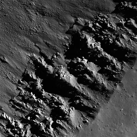 Bilder Der Sonde Lro Tiefer Einblick In Die Mondkrater Mond