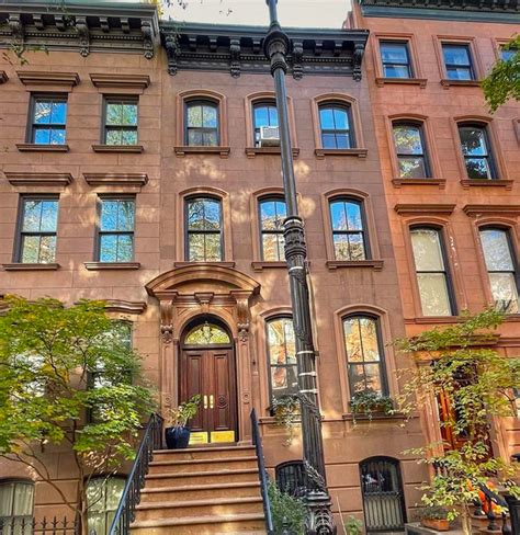 Where Is Carrie Bradshaws New York Apartment In Sex And The City Located