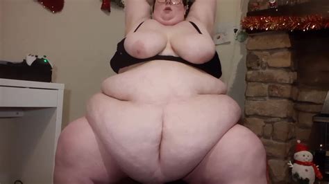 SSBBW LADYBRADS SSBBW TUMMY TWERK BELLY GRINDING AND BOOB BOUNCING