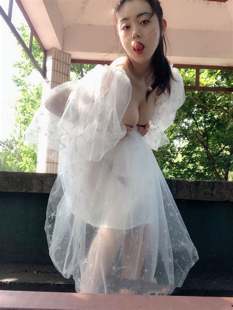 浙江美術學院大二氣質美女吳X晶 Porn Pic