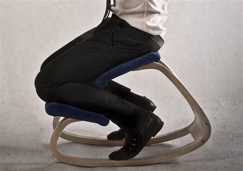 7 Surprising Benefits of a Kneeling Chair