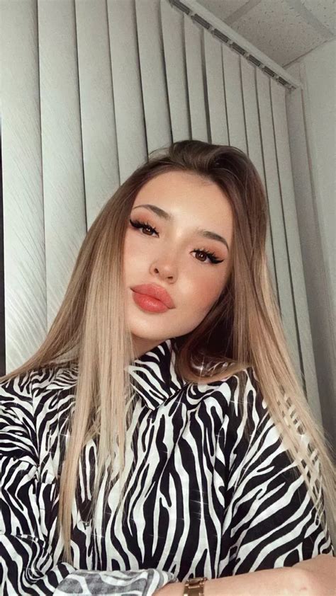 I Cant Concentrate At Work All I Can Think About Is Sucking Dick Nudes OnlyfansXXX NUDE