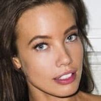 Stephanie Corneliussen Nude Leaks Fapopedia