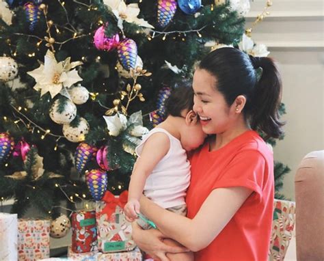 Style chăm con của hot mom Vbiz Số ít nhẹ nhàng kín đáo còn lại đa