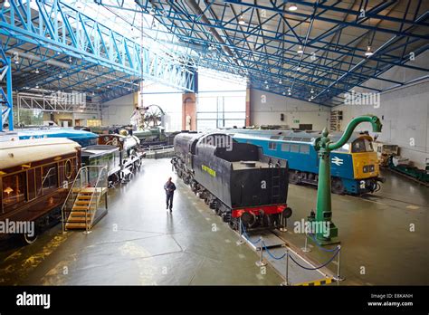 Mallard on display in the great hall National Railway Museum in York ...