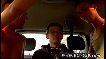 Homme en plein air sexe gay histoires gratuites Abandonné dans un parking était XVIDEOS