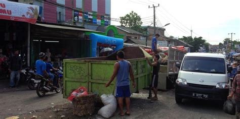 Selama Ramadan Kota Tangsel Hasilkan Ton Sampah Tiap Hari