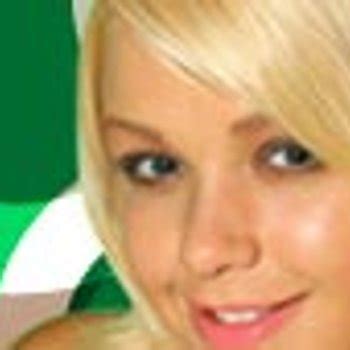 Cherry Dee Babe Page Watch This Centerfold On FreeOnes