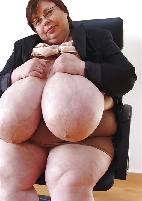 Granny Pics Slut Photo Granny Big Tits Missis Shows Pink Pussy
