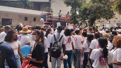 Profissionais Da Enfermagem Protestam Em Salvador Contra Suspensão Do Piso Salarial