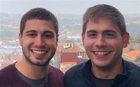 Repórter gay da Globo brinca ao vivo sobre puxão de orelha que levou do marido Jornal Correio