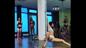 Mi cuñada ensayando baile XVIDEOS