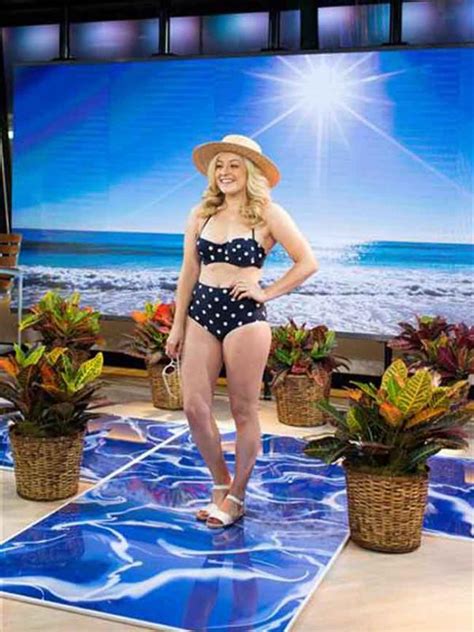 4 Tips Jitu Memilih Bikini Yang Sesuai Bentuk Tubuh Fashion Beauty Liputan6