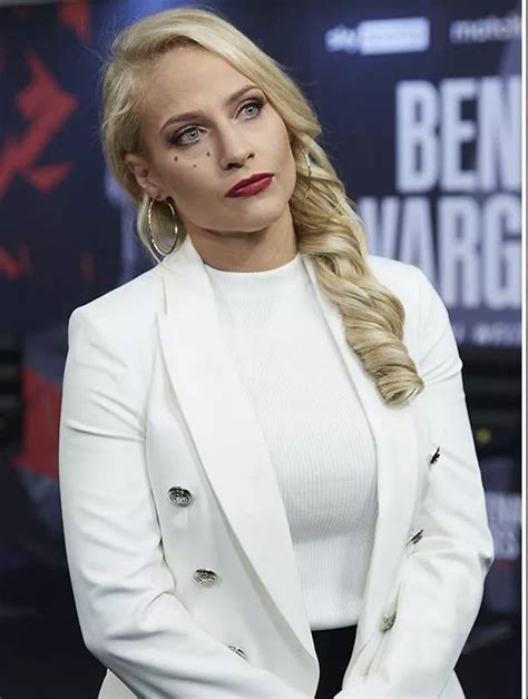 Ebanie Bridges Sex Confessions Kissing Elle Brooke Doesn T Mind Testes Would Bonk McGregor