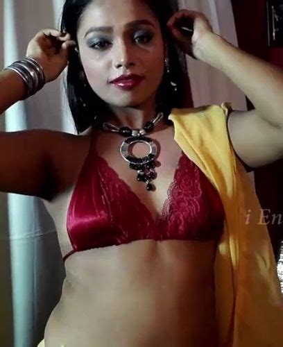SOLO K S Desi Mounita Saree Fashion Shoot Hot Video IEntertainment Originals