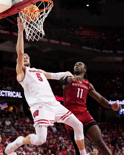 Wisconsin Badgers vs. Rutgers Scarlet Knights college basketball photos