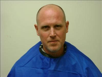 Andrew Scott Mccullough A Registered Sex Violent Or Drug Offender In Leavenworth Ks At