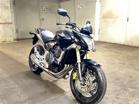 Купить б у Honda CB 600F Hornet инжектор 6 передач в Москве чёрный naked bike 2007 года на Авто