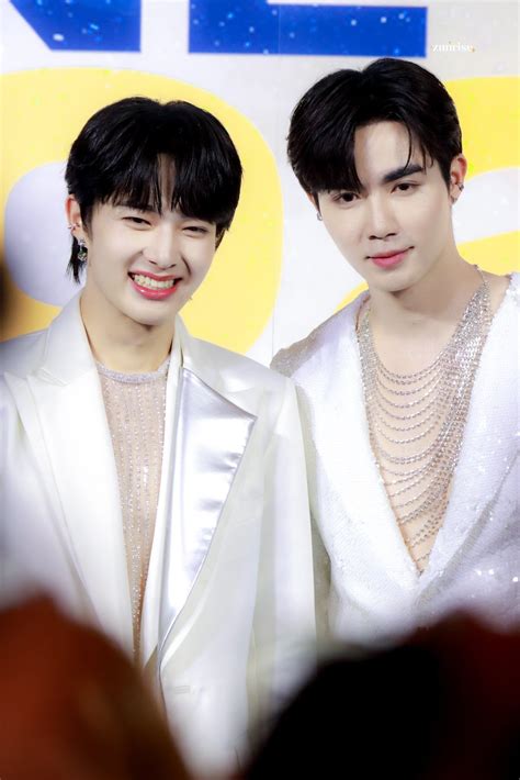 𝐙𝐔𝐍𝐑𝐈𝐒𝐄 on Twitter Cute gay Singer Actors