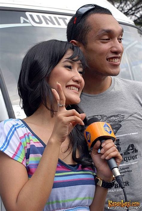 10 Hot Sexy Zora Vidyanata Bikini Pics