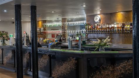 western  plough hotel  western northampton hotels