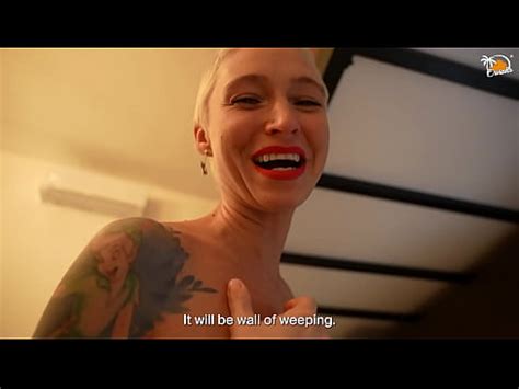 Esposa Cachonda Deja Que Su Marido Se Corra En Su Cara Desde El Balc N Xvideos