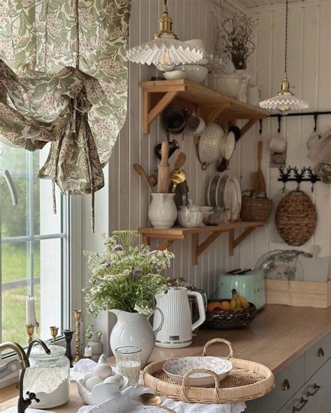 Pin su Интерьер | Arredo interni cucina, Cucine country, Arredamento