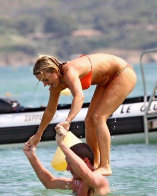 Busty Geri Halliwell Showing Pokies In Skimpy Orange Bikini At Club Beach In Porn Pictures