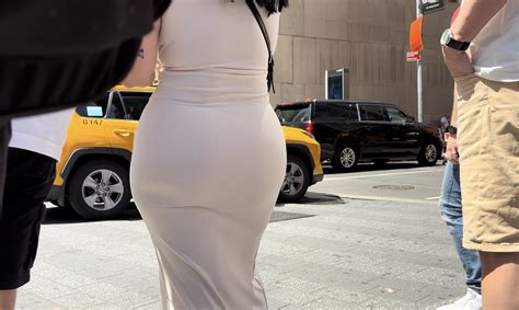 Phat Ass Italian Pawg Wears Sexy Dress On Broadway Spandex Leggings Yoga Pants Forum