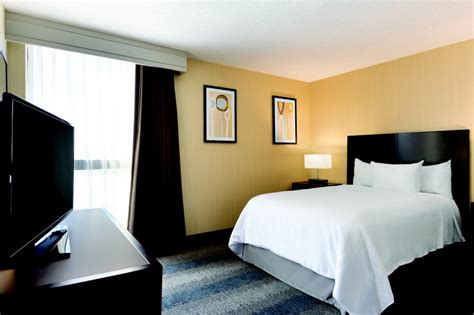 EMBASSY SUITES BY HILTON BLOOMINGTON/MINNEAPOLIS - Updated January 2025 ...